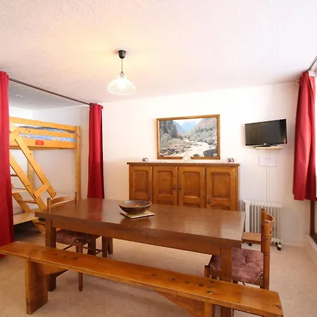 F2 Au Pied Des Pistes Avec Balcon, Parking Et Local A Skis - Fr-1-415-62