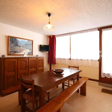 Apartment F2 Au Pied Des Pistes Avec Balcon, Parking Et Local A Skis - Fr-1-415-62